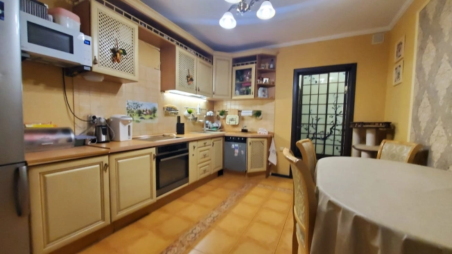 Купить двухкомнатную квартиру в Одинцове. Вариант № 6282031, 4, площадь -  квм, цена 9200000 рублей