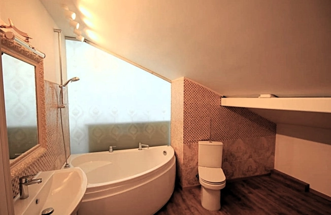 Купить трехкомнатную квартиру у метро Минская в Москве. Вариант № 21591, 17, площадь -  квм, цена 199500000 рублей