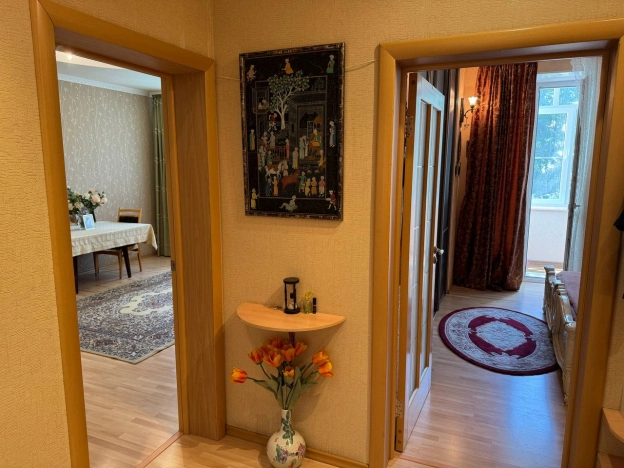 Купить трехкомнатную квартиру в районе Автозаводский в Нижнем Новгороде. Вариант № 50087, 10, площадь -  квм, цена 9750000 рублей