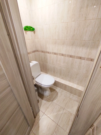 Купить коммерческую недвижимость в Омске. Вариант № 9430371, 9, площадь -  квм, цена 11000000 рублей