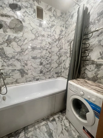 Купить трехкомнатную квартиру в Калуге. Вариант № 4882900, 8, площадь -  квм, цена 4000000 рублей