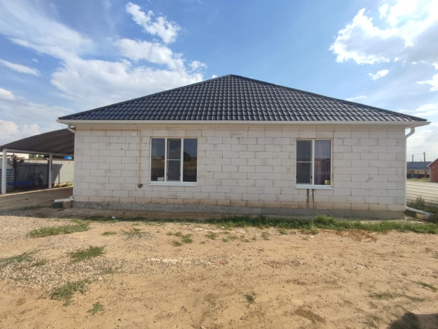 Купить дом на улице Хомутникова в Элисте. Вариант № 6315, 1, площадь -  квм, цена 8000000 рублей