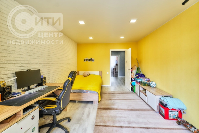 Купить трехкомнатную квартиру в Воронеже. Вариант № 1262803, 16, площадь -  квм, цена 9990000 рублей