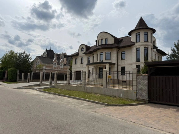 Купить дом в Долгопрудном. Вариант № 39875, 3, площадь -  квм, цена 150000000 рублей