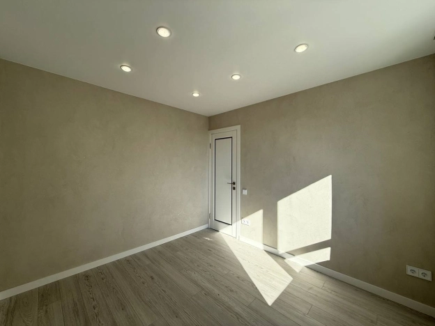 Купить трехкомнатную квартиру в Микрорайоне Фестивальный в Краснодаре. Вариант № 11641, 14, площадь -  квм, цена 13900000 рублей