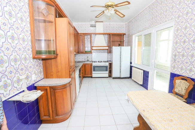 Купить дом на улице переулок Гоголя в Краснодаре. Вариант № 2953, 11, площадь -  квм, цена 27500000 рублей