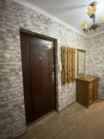 Купить квартиру в Тобольске. Вариант № 3830613, 18, площадь -  квм, цена 4500000 рублей