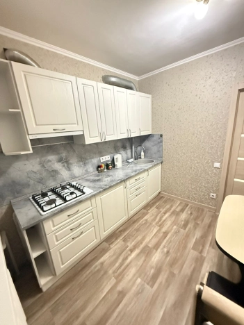 Купить однокомнатную квартиру в Микрорайоне 1-й, Элиста в Элисте. Вариант № 7845237, 5, площадь -  квм, цена 3950000 рублей