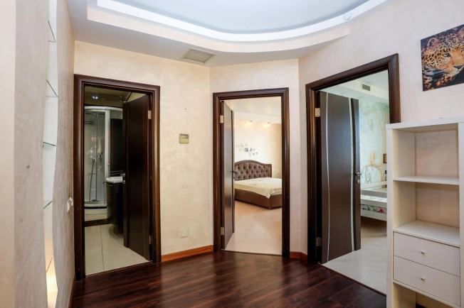 Купить квартиру в Москве. Вариант № 10019555, 10, площадь -  квм, цена 41900000 рублей