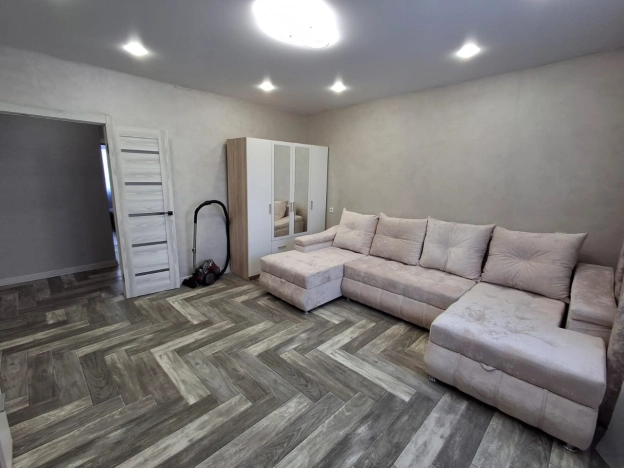 Снять квартиру в Тобольске. Вариант № 9552629, 9, площадь -  квм, цена 60000 рублей