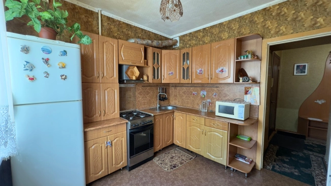 Купить трехкомнатную квартиру в Омске. Вариант № 2813611, 15, площадь -  квм, цена 6490000 рублей