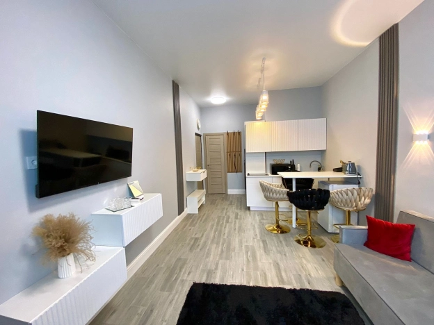 Купить квартиру в Москве. Вариант № 8425498, 38, площадь -  квм, цена 30000000 рублей