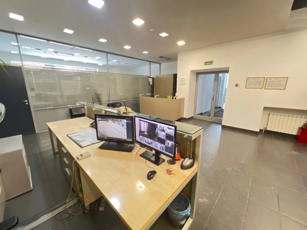 Купить коммерческую недвижимость свободного назначения в Новосибирске. Вариант № 10705930, 3, площадь -  квм, цена 180000000 рублей