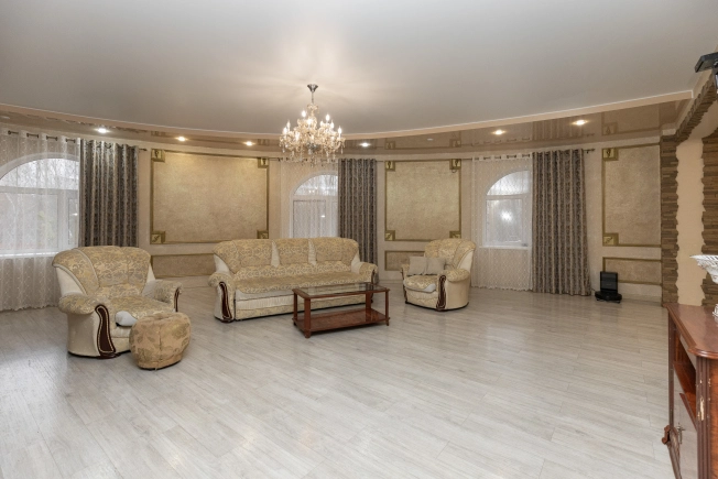 Купить дом на улице Грушевый переулок в Амурской области. Вариант № 12458, 14, площадь -  квм, цена 40000000 рублей