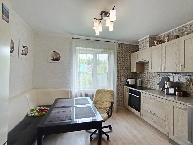 Купить дом в Омске. Вариант № 48595, 17, площадь -  квм, цена 9300000 рублей