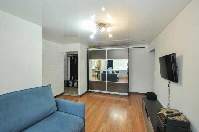 Купить трехкомнатную квартиру на улице Первомайская в Новосибирске. Вариант № 1725423, 6, площадь -  квм, цена 5080000 рублей