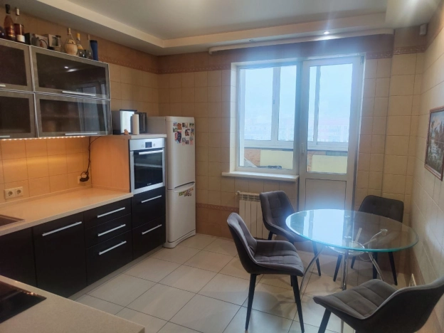 Купить двухкомнатную квартиру на улице Линейная в Новосибирской области. Вариант № 9304074, 4, площадь -  квм, цена 8000000 рублей