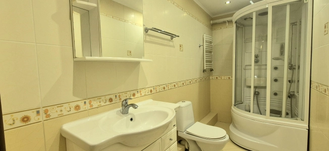 Купить трехкомнатную квартиру в Калининграде. Вариант № 8393923, 17, площадь -  квм, цена 12650000 рублей