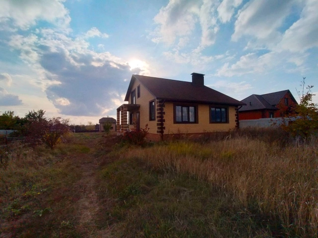 Купить дом в Белгороде. Вариант № 6965116, 3, площадь -  квм, цена 7650000 рублей