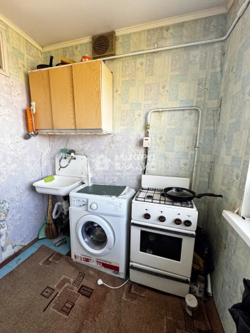 Купить двухкомнатную квартиру в Омске. Вариант № 9055396, 6, площадь -  квм, цена 4000000 рублей