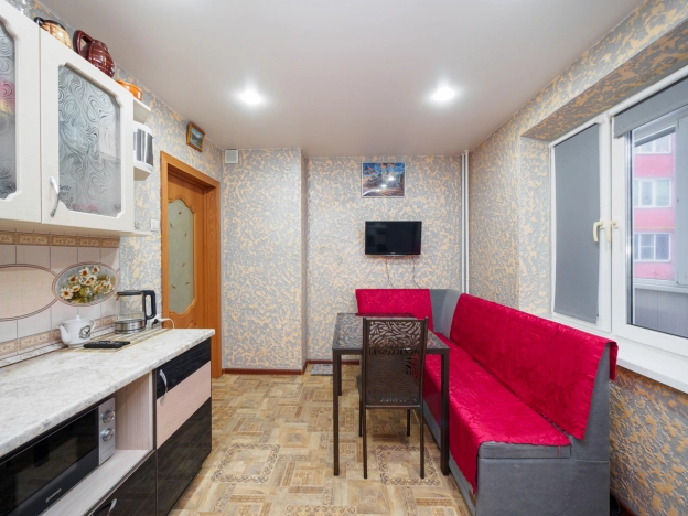 Купить двухкомнатную квартиру в Омске. Вариант № 9015730, 3, площадь -  квм, цена 7100000 рублей