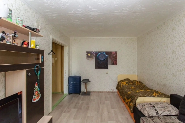 Купить квартиру в Тобольске. Вариант № 9502545, 4, площадь -  квм, цена 2000000 рублей