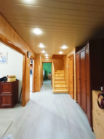 Купить четырехкомнатную квартиру в Воронеже. Вариант № 42334, 3, площадь - квм, цена 9000000 рублей