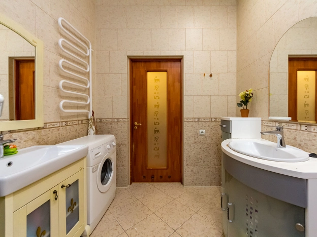 Купить четырехкомнатную квартиру в Калининграде. Вариант № 20211, 35, площадь -  квм, цена 20000000 рублей