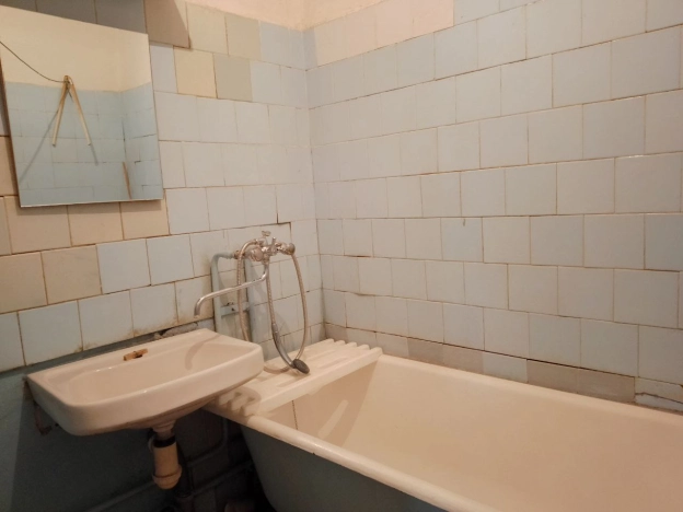 Купить квартиру на вторичке в районе Бежицкий в Брянске. Вариант № 10708727, 10, площадь - квм, цена 3500000 рублей