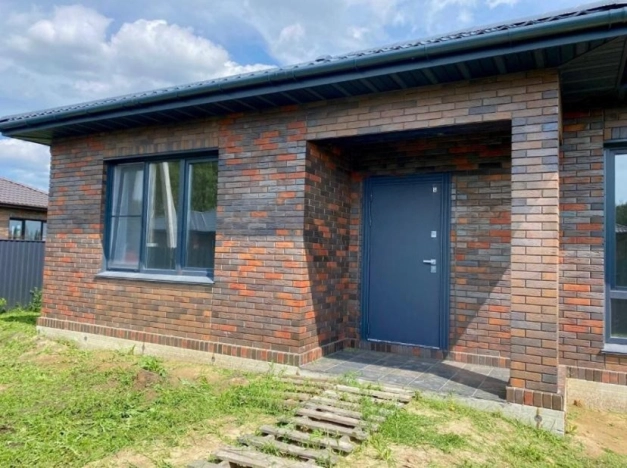 Купить дом в Микрорайоне Порт-Артур в Омске. Вариант № 2103571, 3, площадь -  квм, цена 7800000 рублей