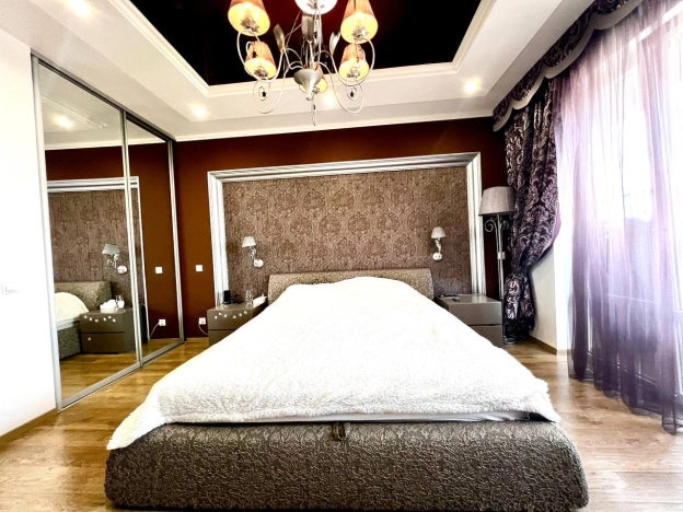 Купить четырехкомнатную квартиру в Волгограде. Вариант № 40770, 10, площадь -  квм, цена 19500000 рублей