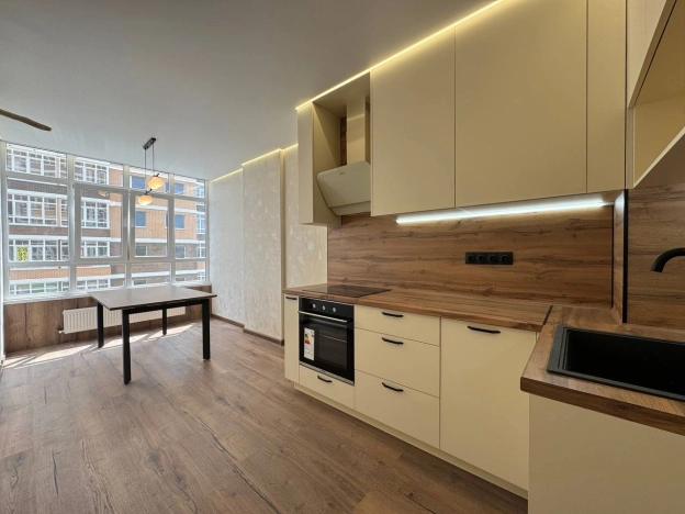 Купить однокомнатную квартиру в Ростовской области. Вариант № 51358, 0, площадь -  квм, цена 6300000 рублей