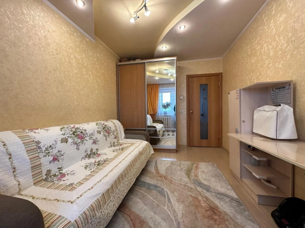 Купить трехкомнатную квартиру в Калуге. Вариант № 35827, 15, площадь -  квм, цена 4600000 рублей