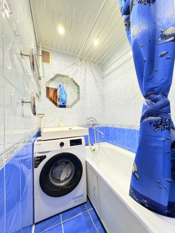 Купить двухкомнатную квартиру в Октябрьском. Вариант № 2156853, 18, площадь -  квм, цена 3370000 рублей