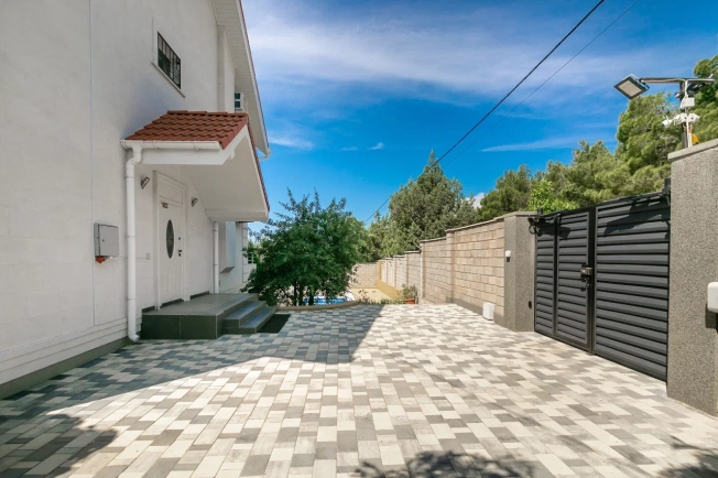 Купить дом в Севастополе. Вариант № 32104, 28, площадь -  квм, цена 67000000 рублей