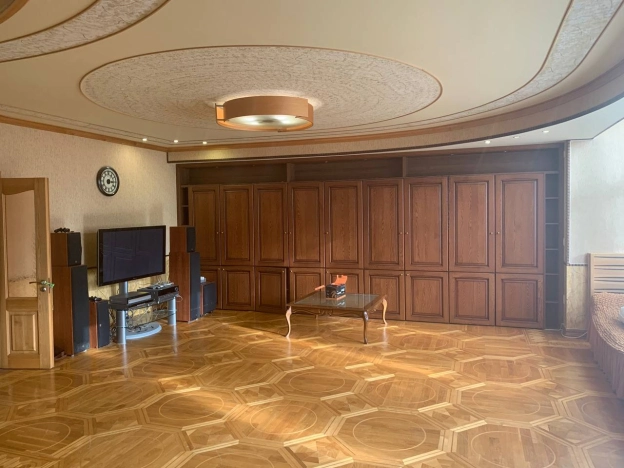 Купить четырехкомнатную квартиру в Вологде. Вариант № 3445, 7, площадь -  квм, цена 19700000 рублей