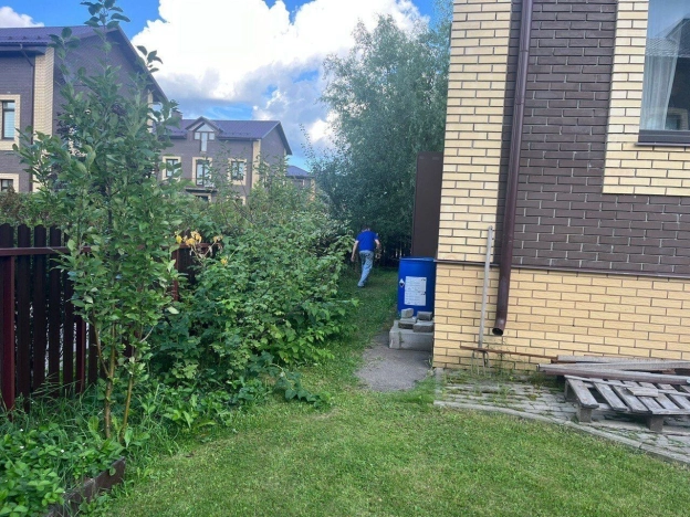 Купить таунхаус в Москве. Вариант № 9878291, 27, площадь -  квм, цена 15800000 рублей