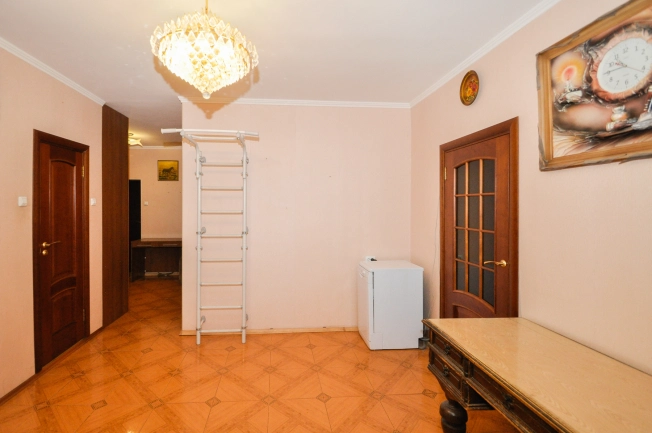 Купить трехкомнатную квартиру на улице Ватутина в Новосибирске. Вариант № 3056008, 15, площадь -  квм, цена 11890000 рублей