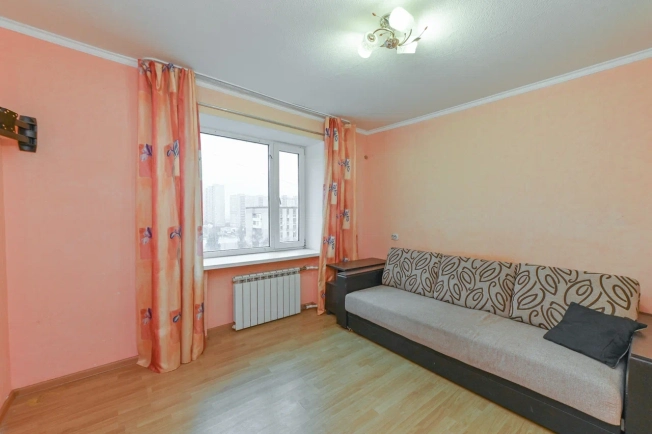 Купить трехкомнатную квартиру в Ростовской области. Вариант № 9590804, 8, площадь -  квм, цена 6200000 рублей