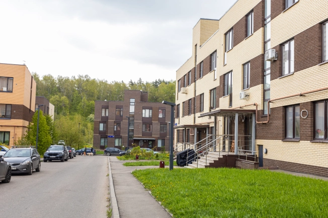 Купить двухкомнатную квартиру у метро Ольховая в Москве. Вариант № 2888772, 43, площадь -  квм, цена 23500000 рублей