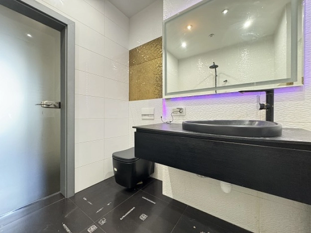 Купить четырехкомнатную квартиру на вторичке в Московской области. Вариант № 820646, 16, площадь - квм, цена 64690000 рублей