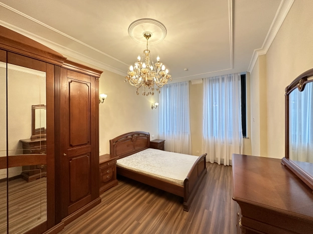 Купить квартиру на улице Шмитовский проезд в Москве. Вариант № 9452720, 20, площадь - квм, цена 65000000 рублей