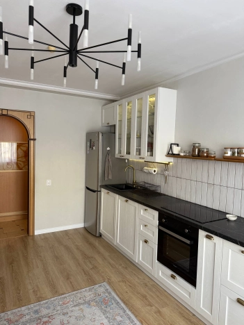 Купить трехкомнатную квартиру в Новосибирской области. Вариант № 8040897, 3, площадь -  квм, цена 8800000 рублей