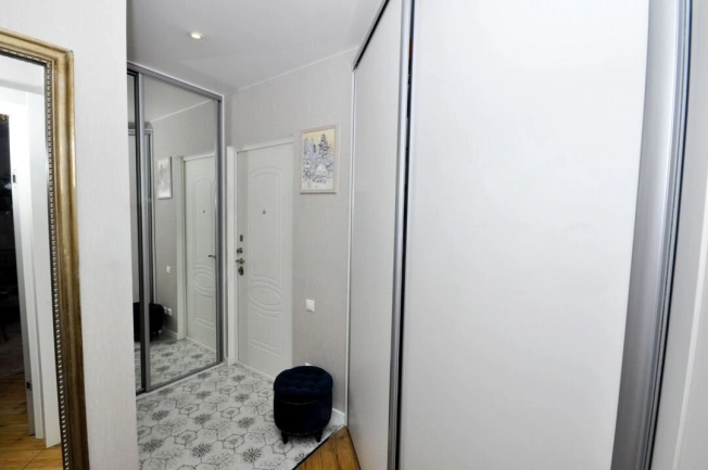 Купить квартиру в Москве. Вариант № 8808060, 7, площадь -  квм, цена 18000000 рублей