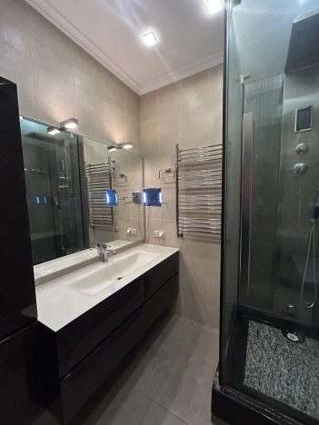 Купить двухкомнатную квартиру в Москве. Вариант № 10963123, 13, площадь - квм, цена 36000000 рублей