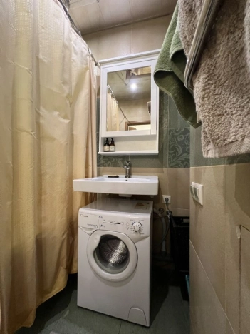 Купить двухкомнатную квартиру на вторичке на улице Илимская в Москве. Вариант № 10834347, 22, площадь - квм, цена 12150000 рублей