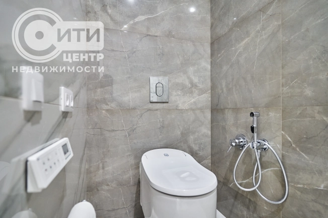 Купить трехкомнатную квартиру на вторичке в районе Ленинский в Воронеже. Вариант № 32374, 23, площадь - квм, цена 35899000 рублей