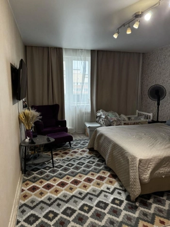 Купить трехкомнатную квартиру в Новосибирске. Вариант № 8083508, 8, площадь -  квм, цена 7800000 рублей