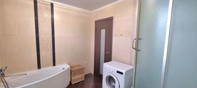 Купить четырехкомнатную квартиру в Калининграде. Вариант № 18504, 23, площадь -  квм, цена 10300000 рублей