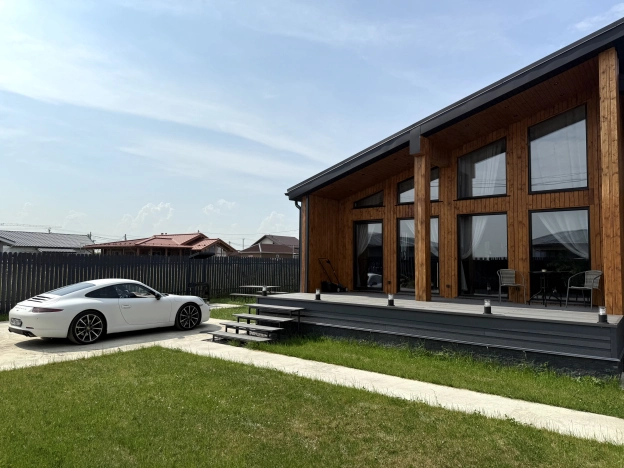 Купить дом в Санкт-Петербурге. Вариант № 1377630, 3, площадь -  квм, цена 17290000 рублей